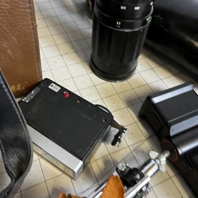 Camera Equipment Lenses, flash, Case, Tripod, Telephoto Lenses etc. 