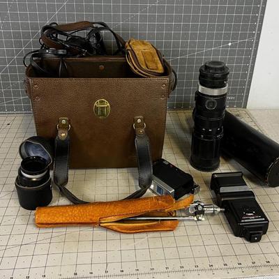 Camera Equipment Lenses, flash, Case, Tripod, Telephoto Lenses etc. 