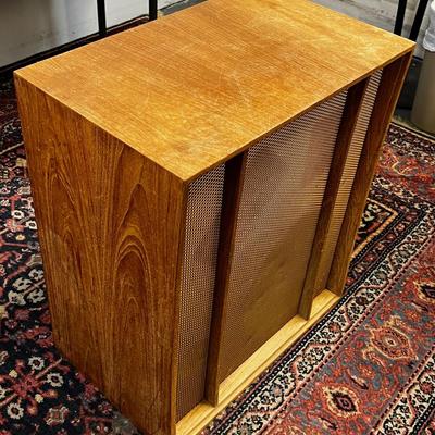 Vintage Speaker TEAK Cabinet by The Radio People Limited 
