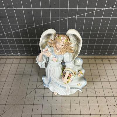 PORCELAIN Angel Music Box 