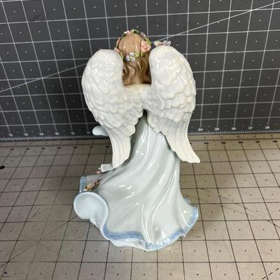 PORCELAIN Angel Music Box 