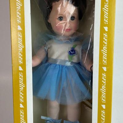  vintage EFFANBEE DAY BY DAY COLLECTION TUESDAY'S CHILD DOLL 1402 