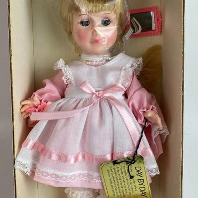  vintage EFFANBEE DAY BY DAY MONDAY'S CHILD DOLL 1401 