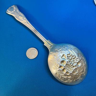 EXQUISITE SILVER PLATED FANCY SERVING SPOON SHEFFIELD ENGLAND
