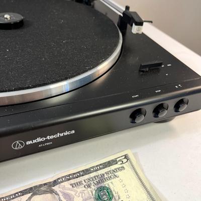 AUDIO-TECHNICA AUTO BELT DRIVE TURNTABLE