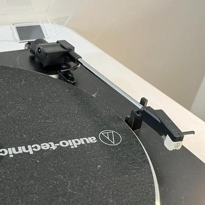 AUDIO-TECHNICA AUTO BELT DRIVE TURNTABLE