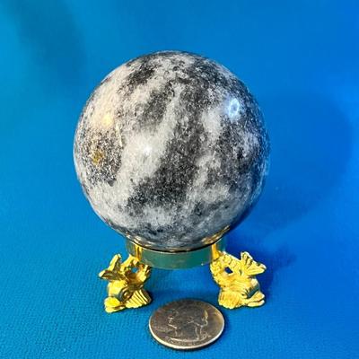 POLISHED MARBLE? ORB ON FANCY GOLD TONE STAND