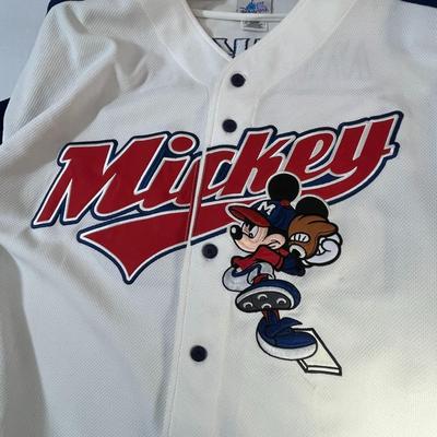 ADULT MICKEY MOUSE BASEBALL SHIRT SIZE XL 