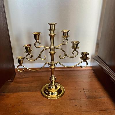 LOVELY BRASS 7-LIGHT CANDELABRA