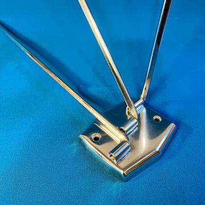 THREE SWIVEL ARM TOWEL RACK