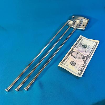 THREE SWIVEL ARM TOWEL RACK