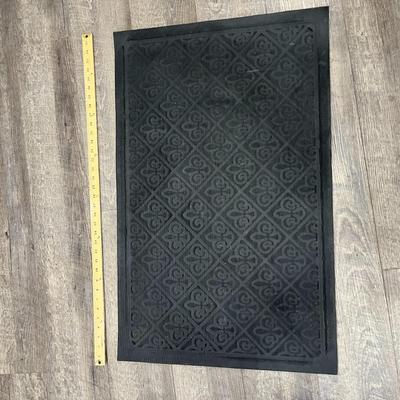 ENTRY FLOOR MAT WITH RAISED FLEUR Dâ€™ LIS PATTERN