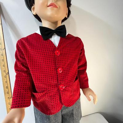 REALISTIC LITTLE BOY MANNEQUIN IN CUTE SHORTS, JACKET & CAP