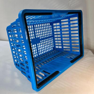 TOYS â€œRâ€ US SHOPPING BASKET 