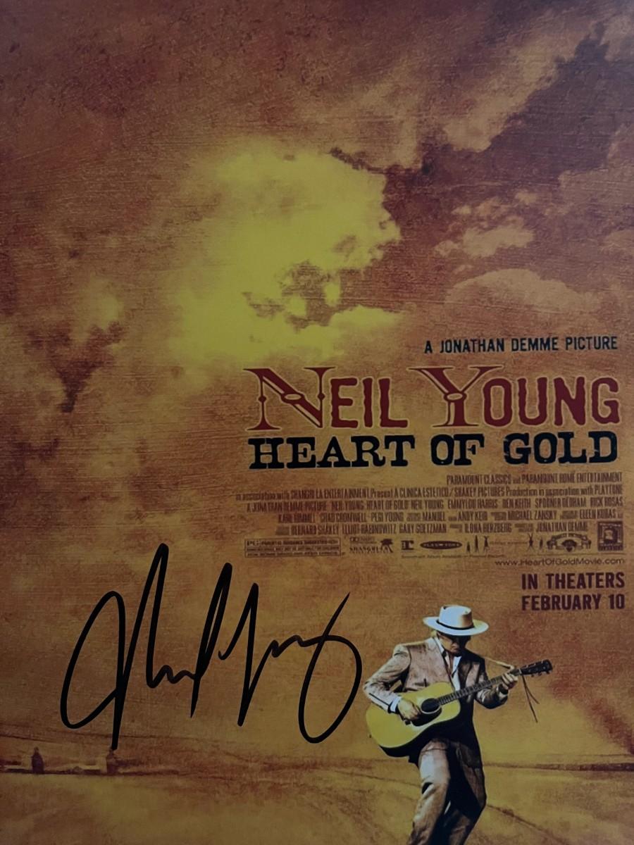 NEIL YOUNG Signed Autographed Photo gold COA Hologram main image 0