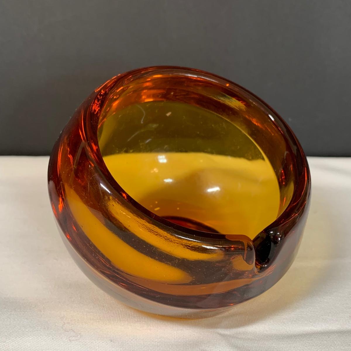 lot-167r-vintage-mcm-art-glass-deep-amber-orb-ashtray-clear-amber