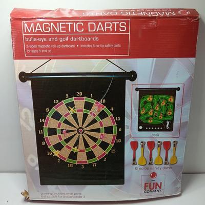 Magnetic Dart board with darts Bullseye and Golf darts