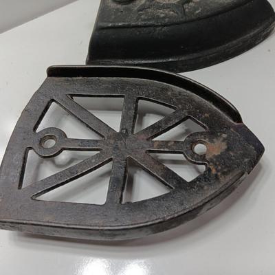 Vintage Antique GENEVA ILL Sad Iron, Flat Iron #7