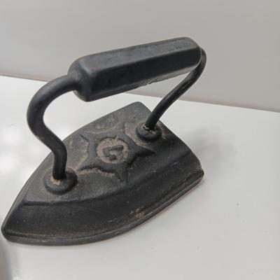 Vintage Antique GENEVA ILL Sad Iron, Flat Iron #7