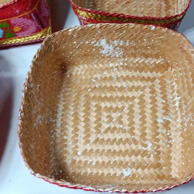 Vintage Nesting Saffron Wicker Baskets with lids