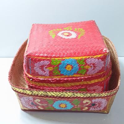 Vintage Nesting Saffron Wicker Baskets with lids