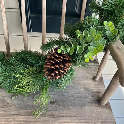 G2002 Artificial Christmas Pine, Eucalyptus Garland 6'