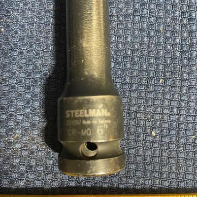 Socket extension bar