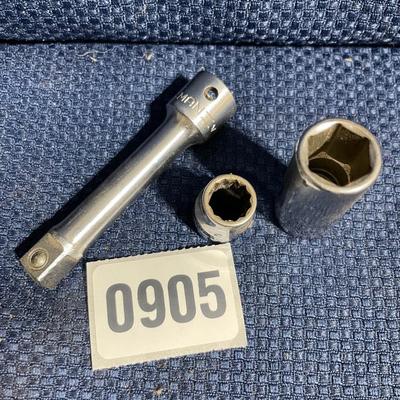 Sockets and extender bar