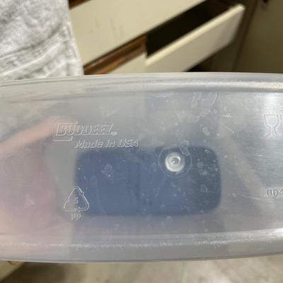Storage containers