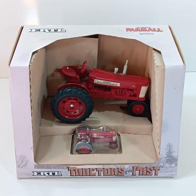 1987 ERTL Die cast Tractors Past McCormick Farmall 350