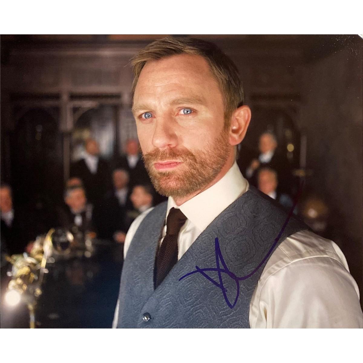 Daniel Craig signed &ldquo;The Golden Compass&rdquo; movie photo | EstateSales.org