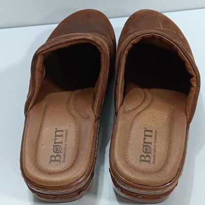 BORN Handcrafted Footwear comfort clogs Size W10