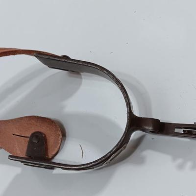Brown Spurs Men's, Bottle Opener, with Horseshoe Motif with Weaver leather straps LIKE NEW!