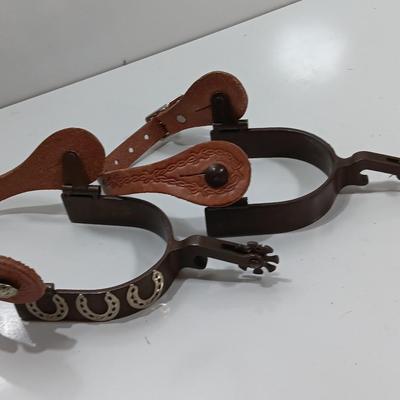 Brown Spurs Men's, Bottle Opener, with Horseshoe Motif with Weaver leather straps LIKE NEW!