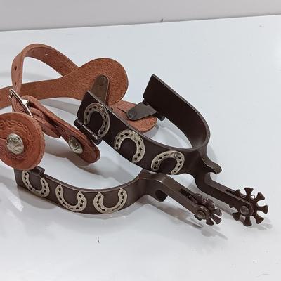 Brown Spurs Men's, Bottle Opener, with Horseshoe Motif with Weaver leather straps LIKE NEW!