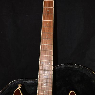 IBANEZ "Artist" Solid Body 2 Pick-Up Electric Guitar with Hard Case 43x16x5