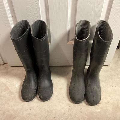 S1920 Pair of Red Ball Rubber Boots and No Name Boots