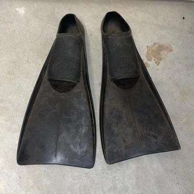 S1921 Pair of Dacor Swimming Fins with Two Crab Nets