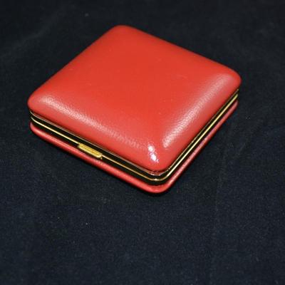 Vintage ELGIN Wind-Up Travel Alarm Clock with Day/Date
