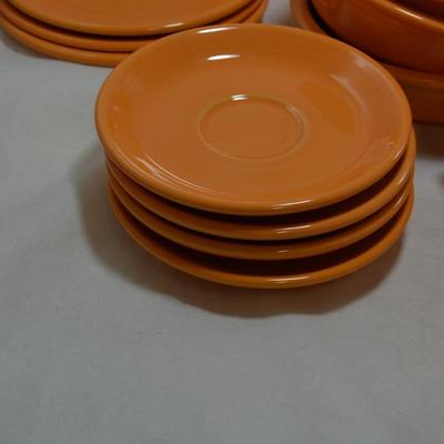 20 Piece "Butterscotch" FIESTA WARE Dinner Setting for 4