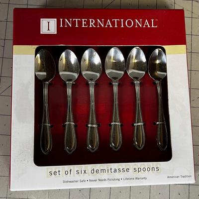 Set of 6 International Demitasse Spoons NEW 
