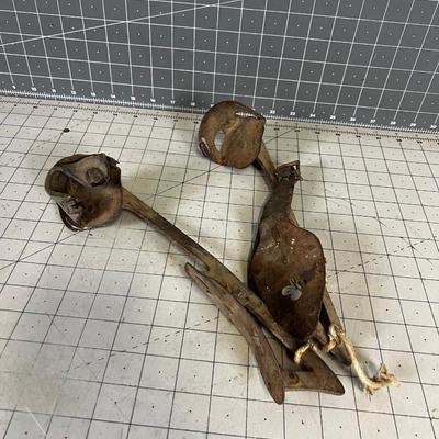 Antique ICE SKATES 