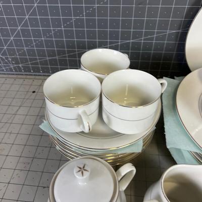 CHINA Tienshan Fine China Classic Gold