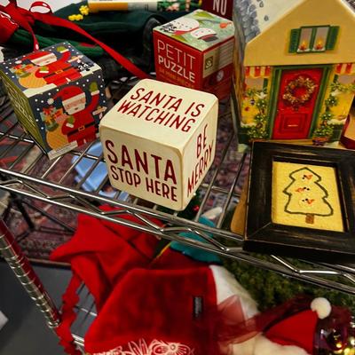 Extra Large Lot of Christmas DÃ©cor items'