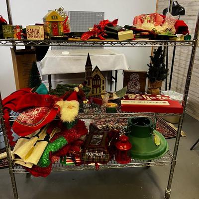 Extra Large Lot of Christmas DÃ©cor items'
