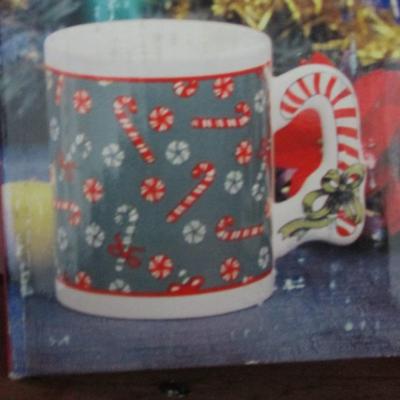 Christmas Mugs & Candle Holder  - H