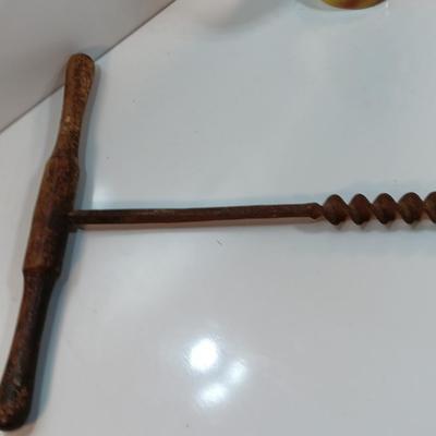 Antique T Handled Hand Wood Drill / Auger Barn Beam