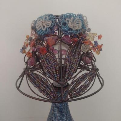 Glass Beaded and Metal Wire Floral Design Table Lamp