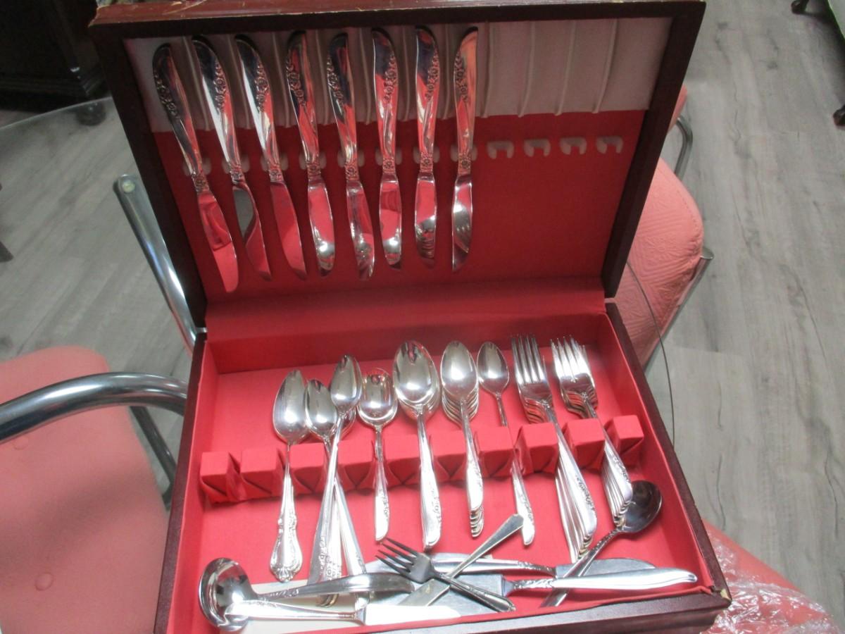 50 Pieces Of 1881 Rogers Lilac Trim Silverware & Box H