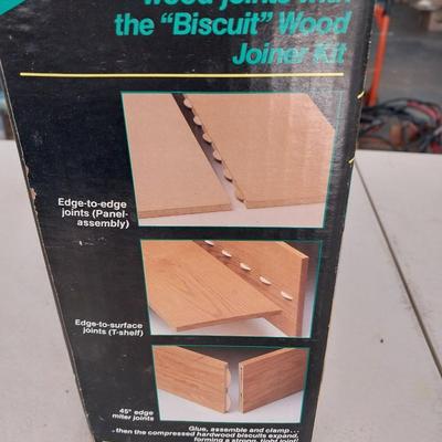 BISCUIT WOOD JOINER KIT AND SOME BISCUITS